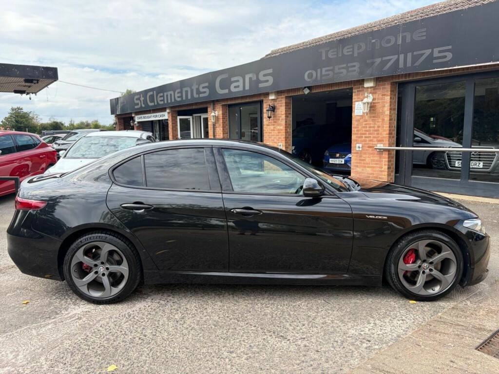 Alfa Romeo Giulia Giulia V6 Bi-t Quadrifoglio Black #28