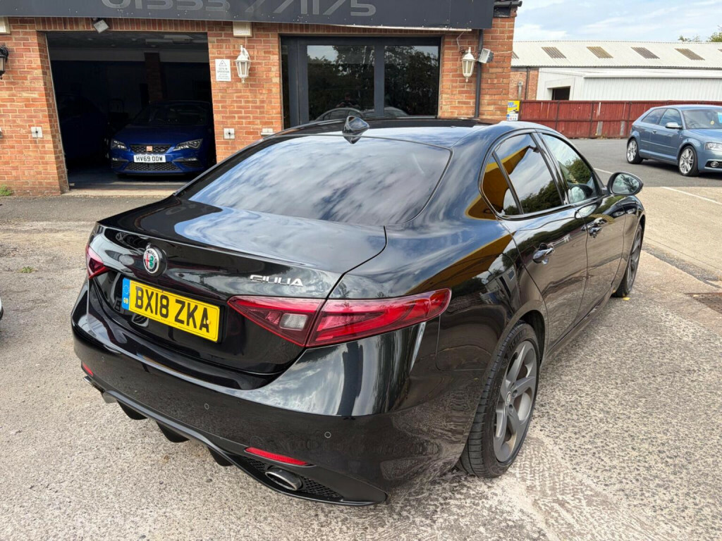Alfa Romeo Giulia Giulia V6 Bi-t Quadrifoglio Black #31