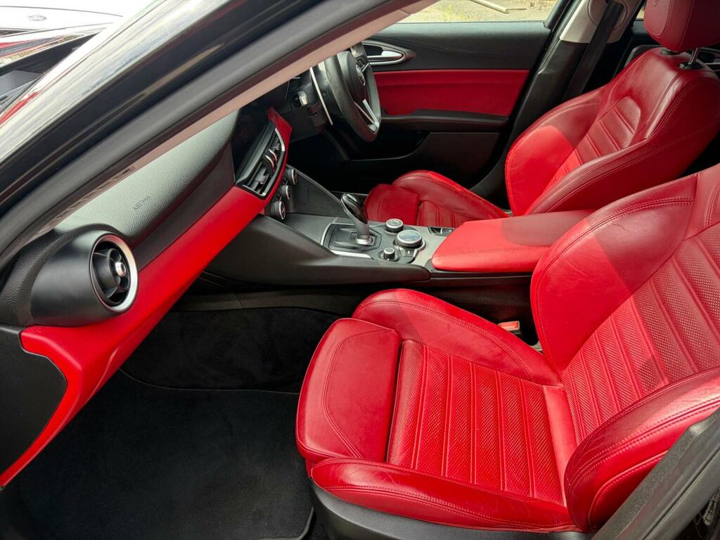 Alfa Romeo Giulia Giulia V6 Bi-t Quadrifoglio Black #22