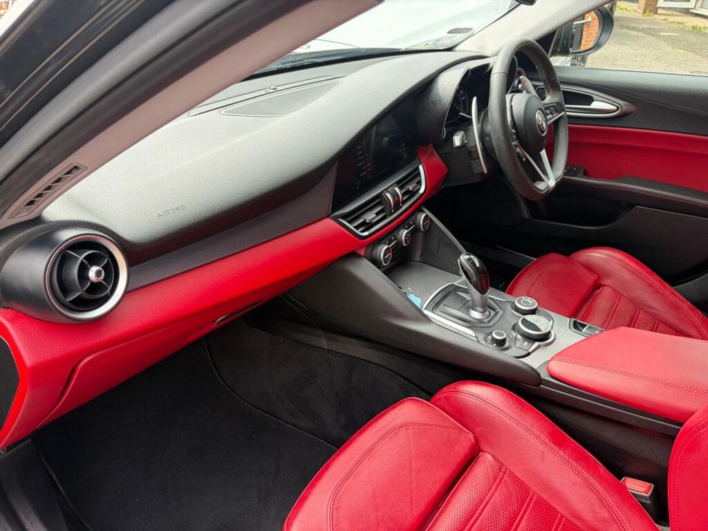 Alfa Romeo Giulia Giulia V6 Bi-t Quadrifoglio Black #24