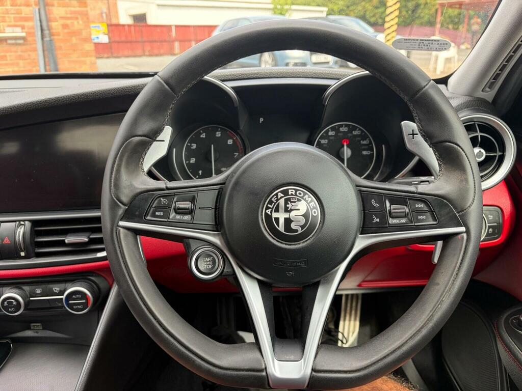 Alfa Romeo Giulia Giulia V6 Bi-t Quadrifoglio Black #13