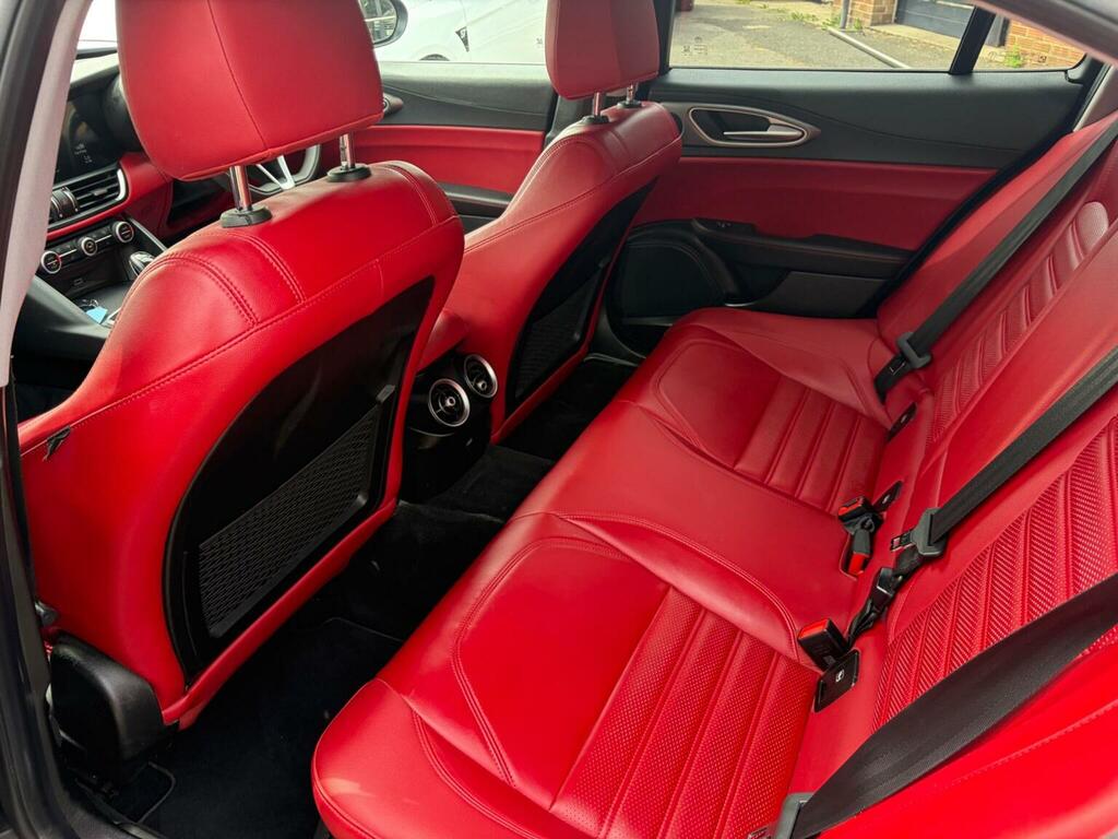 Alfa Romeo Giulia Giulia V6 Bi-t Quadrifoglio Black #26