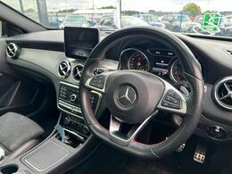 Mercedes-Benz GLA Class 2.0 Gla250 Amg Line Premium Plus 7G-dct 4Matic E White #3