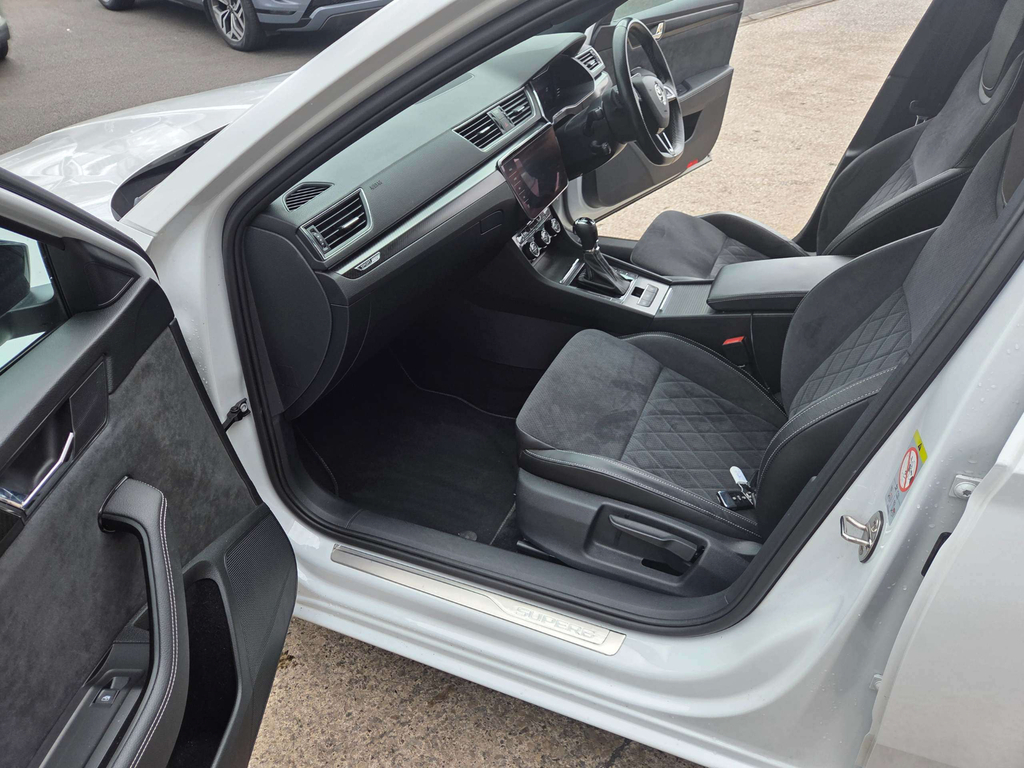 Skoda Superb 2.0 Se Tdi 148 Bhp In Silver With 49,681 Miles Silver #3
