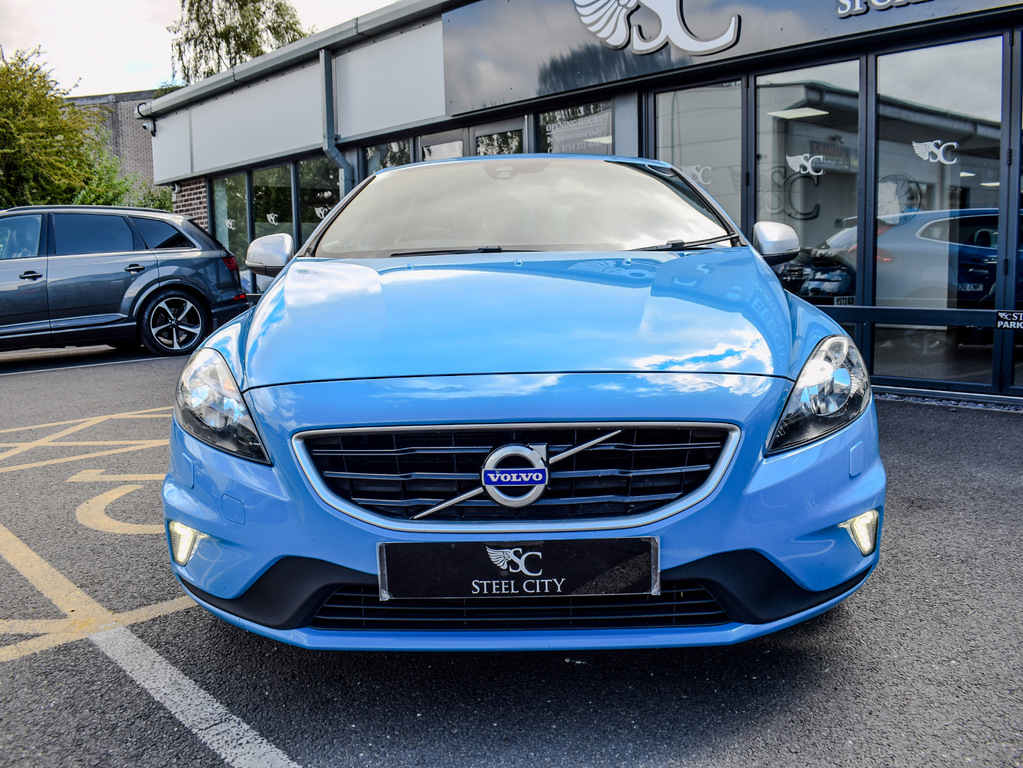 Volvo V40 D3 R-design Nav Blue