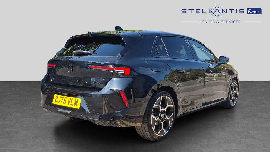 Vauxhall Astra Ultimate Black #3