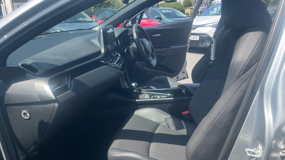 Toyota C-Hr 1.8 Vvt-h Design Cvt Euro 6 Ss VO23LCL Silver #5