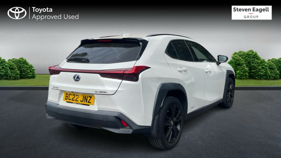 Lexus UX 2.0 250H Premium Sport Edition Suv Hybr BC22JNZ White #2