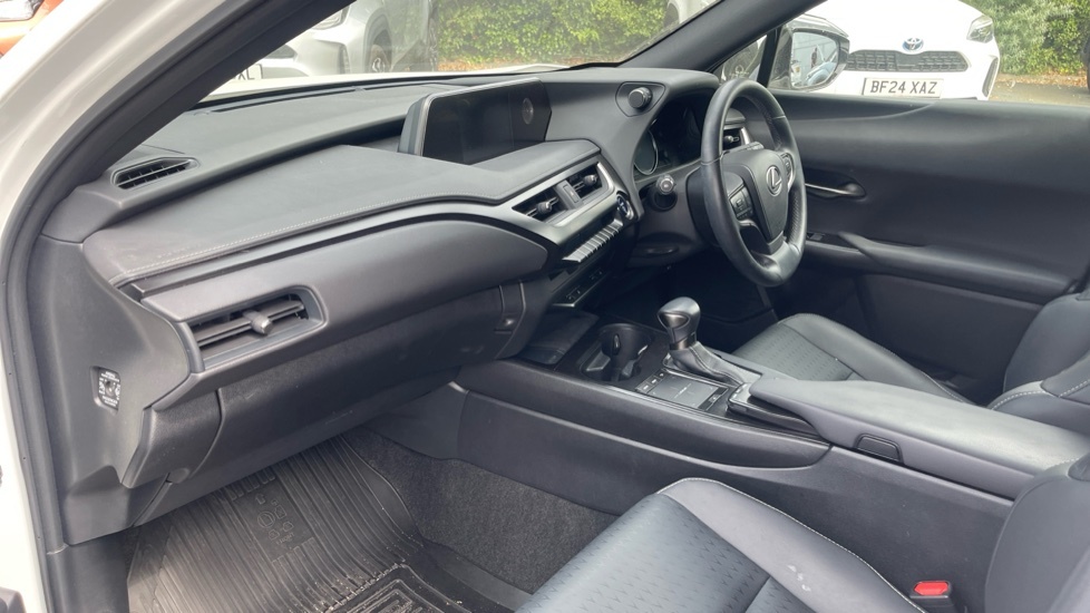 Lexus UX 2.0 250H Premium Sport Edition Suv Hybr BC22JNZ White #5