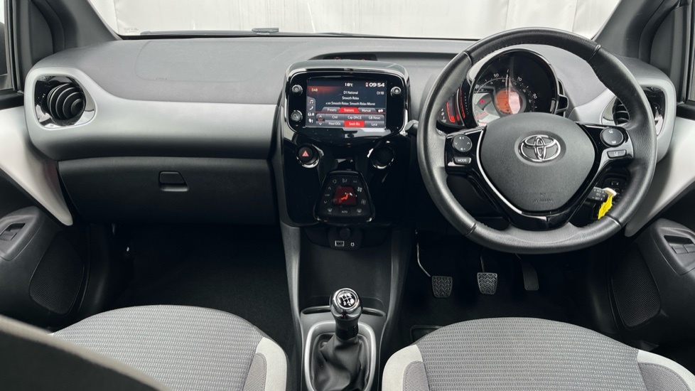 Toyota Aygo 1.0 Vvt-i X-trend Euro 6 Ss FL71JYZ White #6
