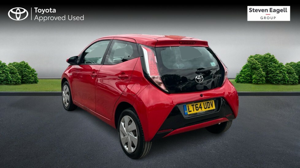 Toyota Aygo 1.0 Vvt-i X-play Euro 5 Euro 5 LT64UDV Red #4