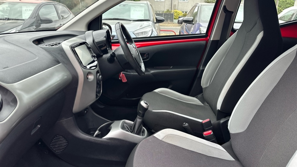 Toyota Aygo 1.0 Vvt-i X-play Euro 5 Euro 5 LT64UDV Red #5