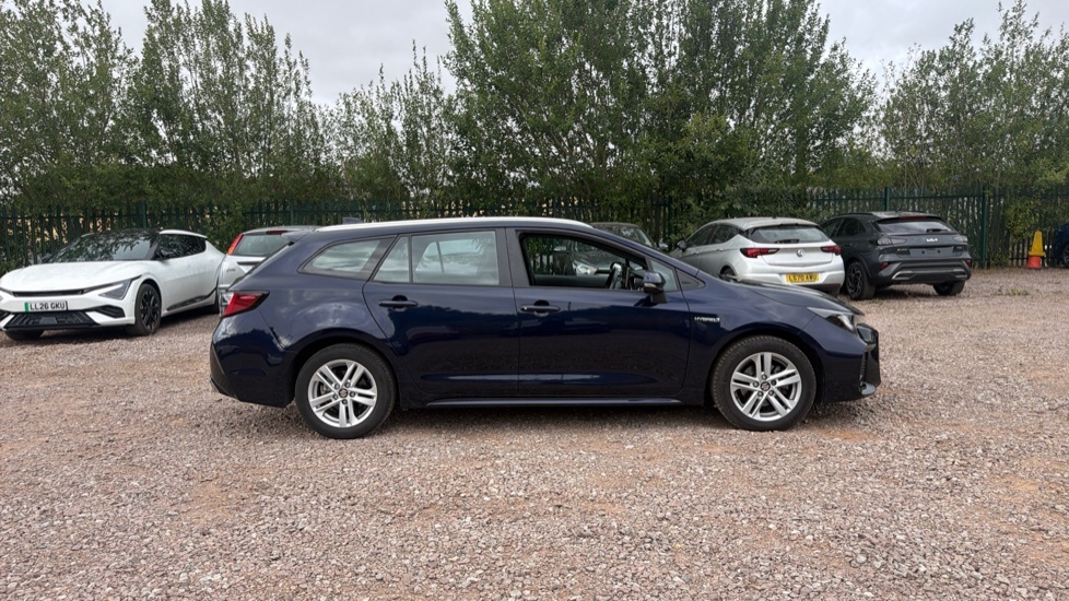 Suzuki Swace 1.8H Motion Estate Hybri... White #23
