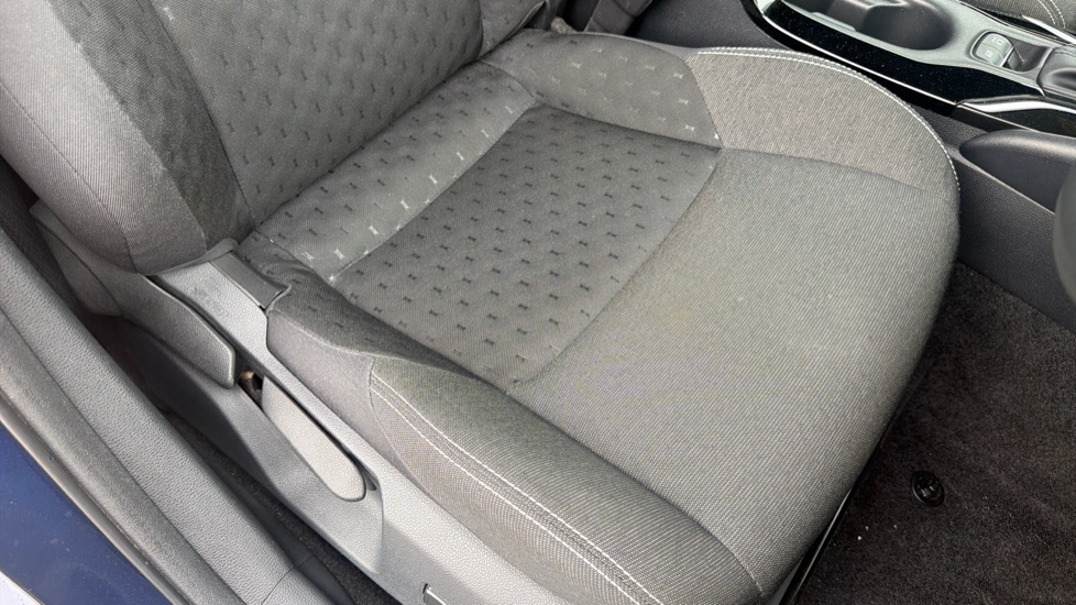 Suzuki Swace 1.8H Motion Estate Hybri... White #17