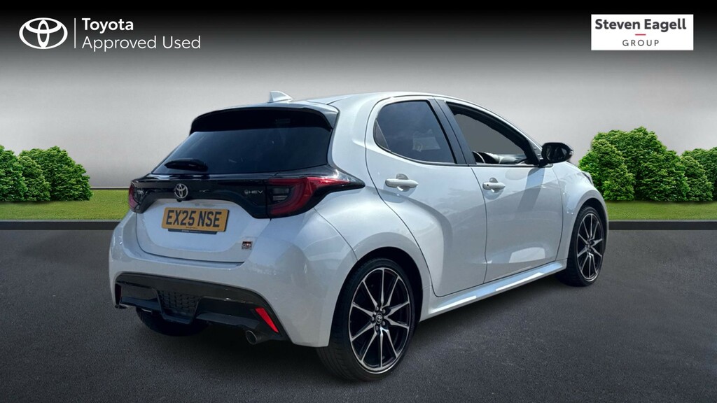 Toyota Yaris 1.5 Vvt-h Gr Sport E-cvt Euro 6 Ss EX25NSE White #2