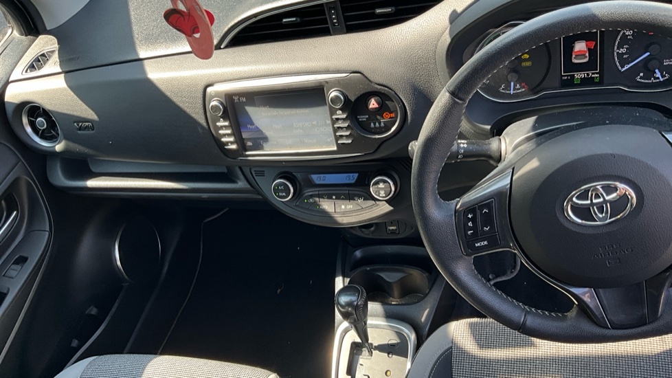 Toyota Yaris 1.5 Vvt-h Y20 Bi-tone E-cvt Euro 6 Ss Grey #6