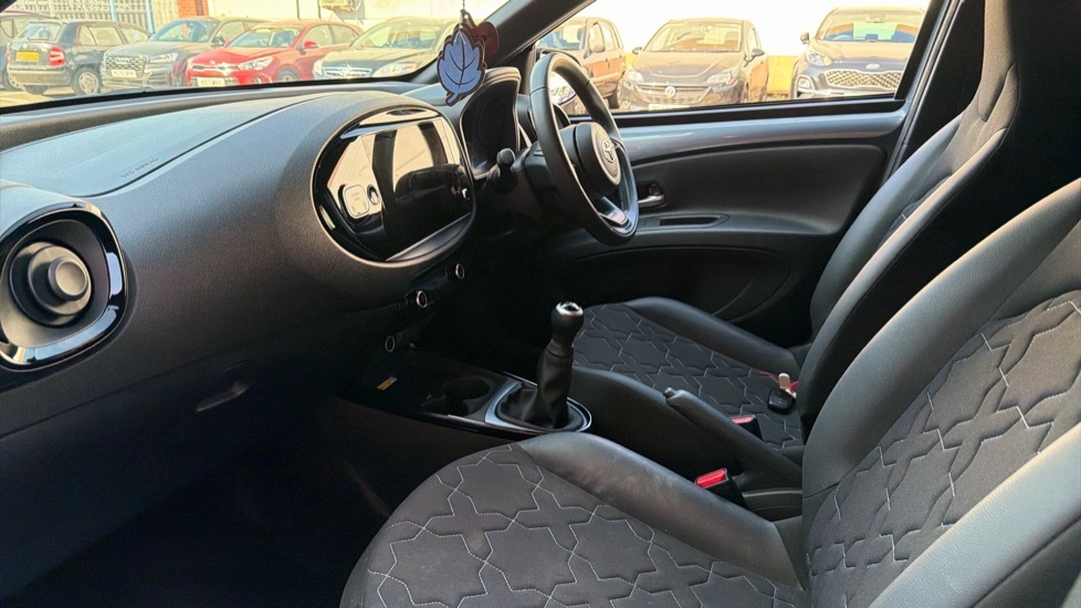 Toyota Aygo X 1.0 Vvt-i Exclusive Euro 6 Ss GV24NHN Grey #5