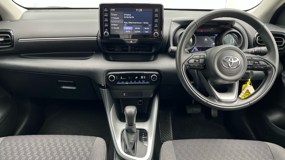 Toyota Yaris 1.5 Vvt-h Design E-cvt Euro 6 Ss WG23UED Silver #6