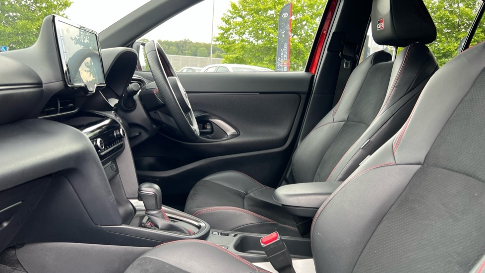 Toyota Yaris Cross 1.5 Vvt-h Gr Sport E-cvt Euro 6 Ss Red #5