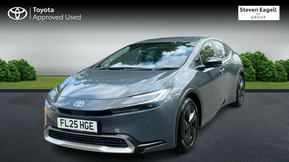 Toyota Prius 2.0 13.6Kwh Design Hatchback Plug-in Hy #3