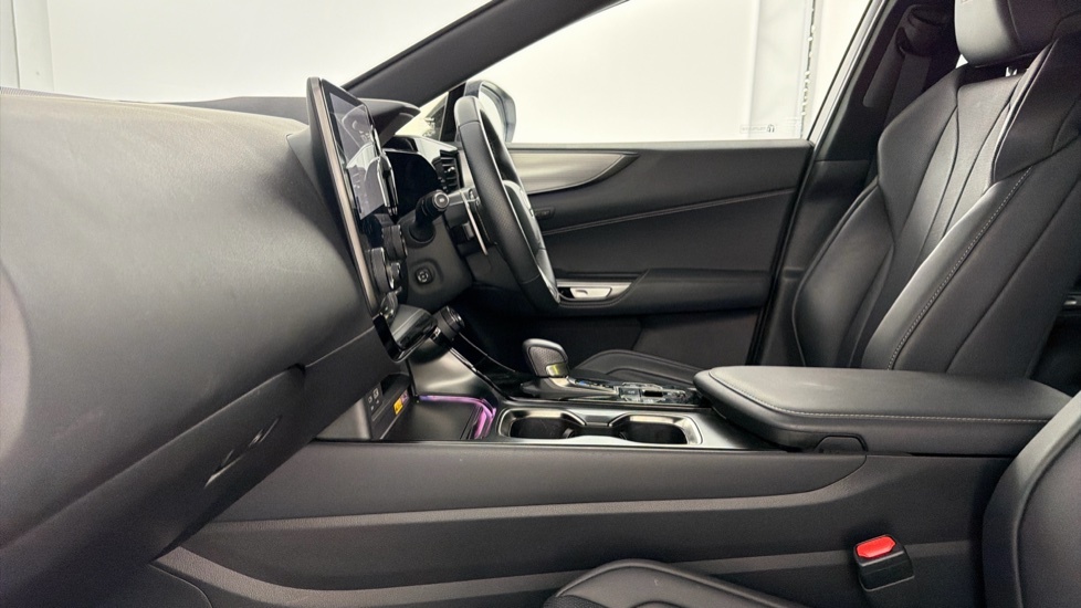 Lexus NX 2.5 450H 18.1Kwh F Sport Suv Plug-in H White #6