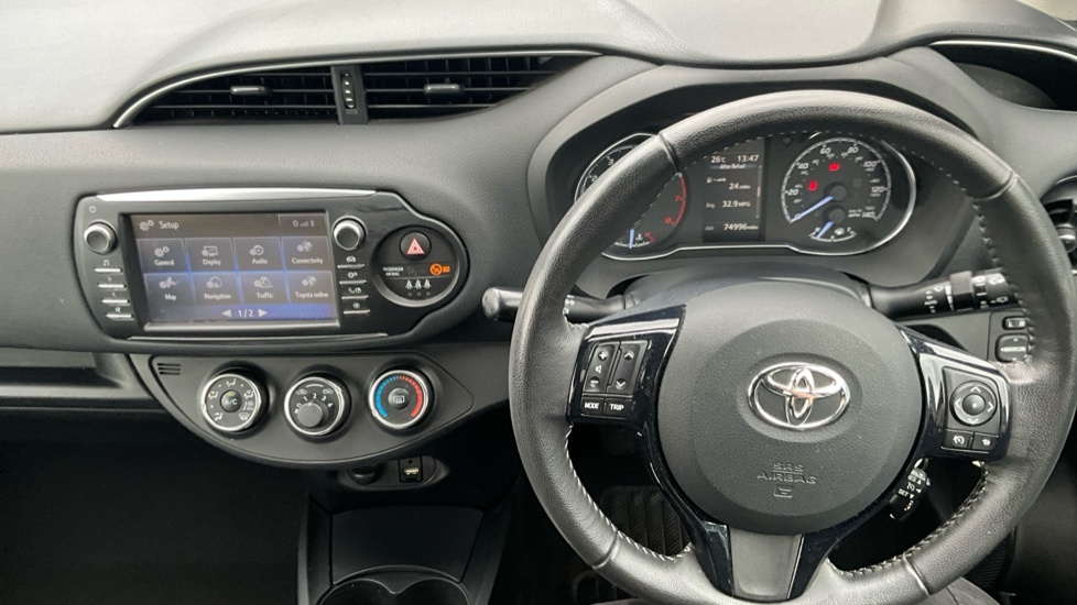 Toyota Yaris Icon Tech Hybrid Red #7