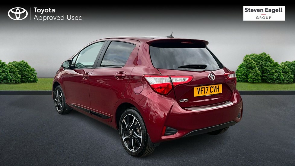 Toyota Yaris 1.5 Vvt-i Design Euro 6 Red #4