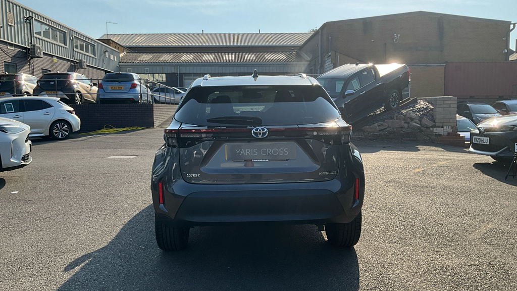 Toyota Yaris Cross Dynamic White #26