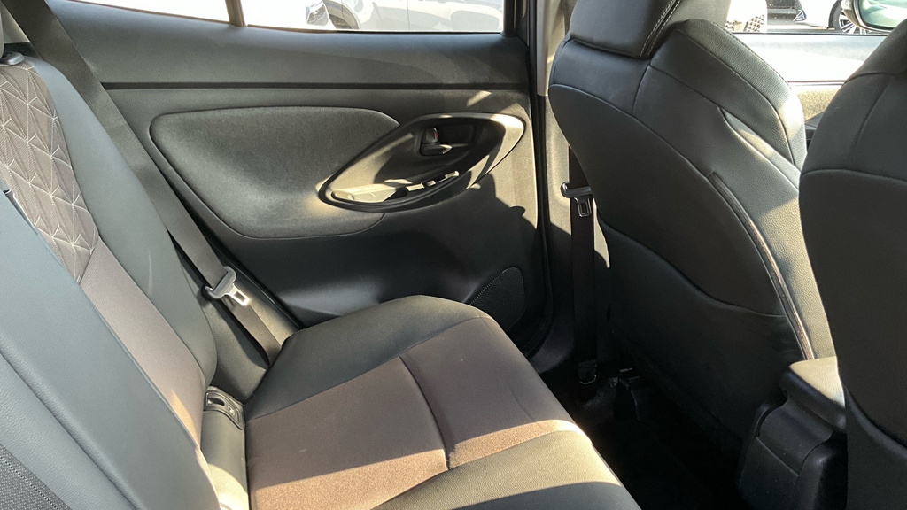 Toyota Yaris Cross Dynamic White #8