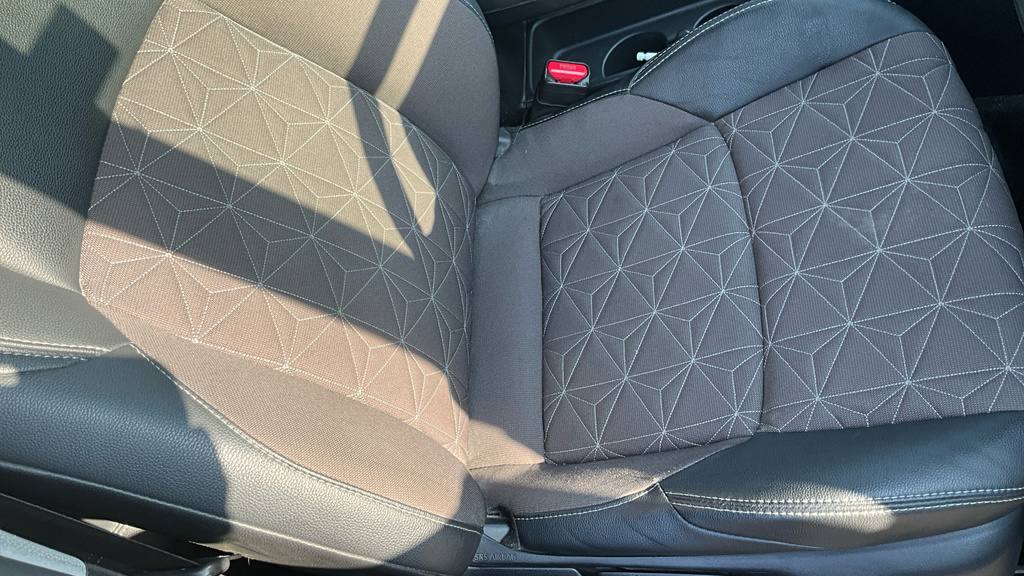 Toyota Yaris Cross Dynamic White #17