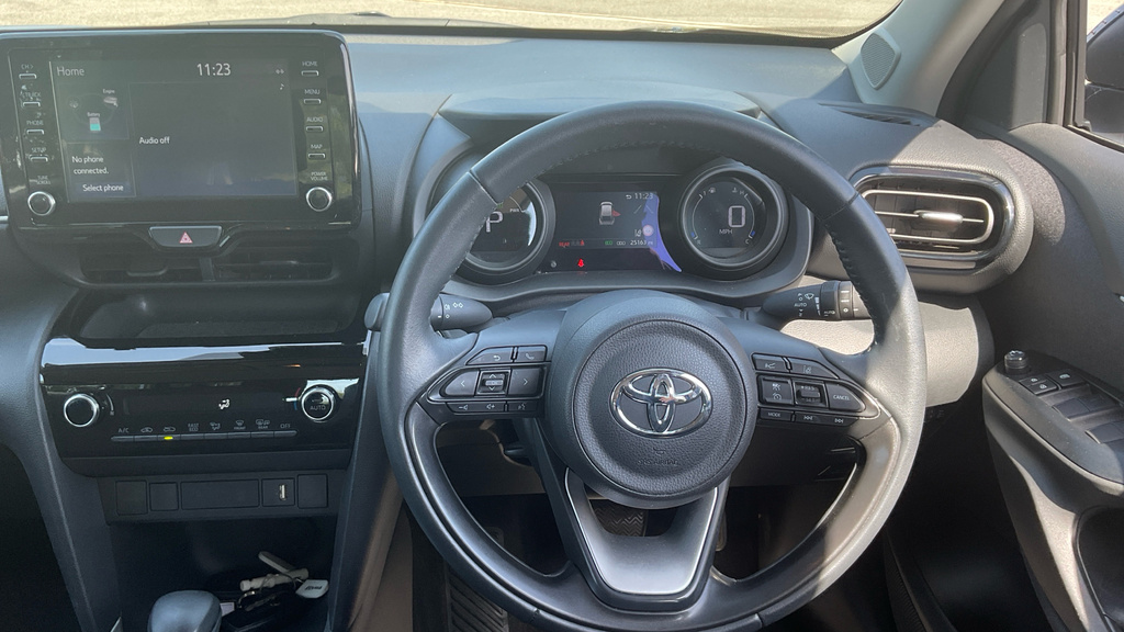 Toyota Yaris Cross Excel White #7