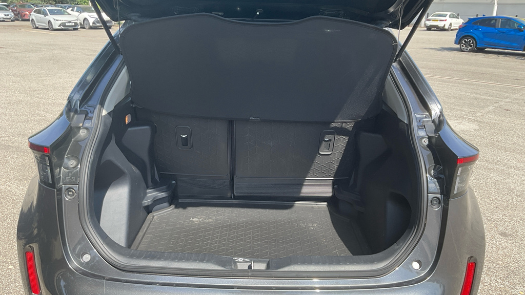 Toyota Yaris Cross Excel White #13