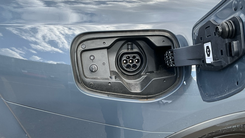 Toyota Prius 2.0 Phev Design Cvt Blue #31