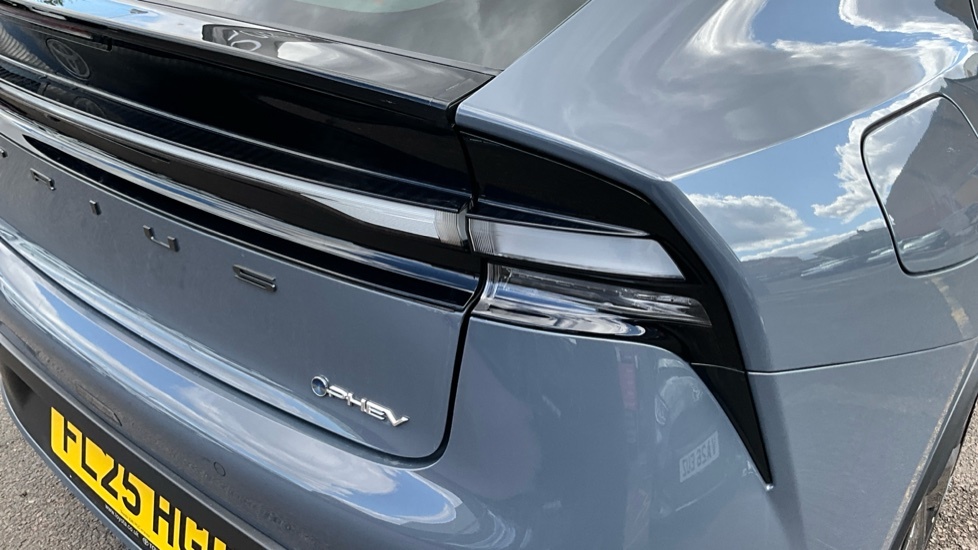 Toyota Prius 2.0 Phev Design Cvt Blue #21