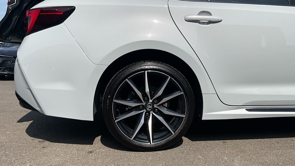 Toyota Corolla 1.8 Vvt H Gpf Icon Tech Hatchback Hybri Grey #25
