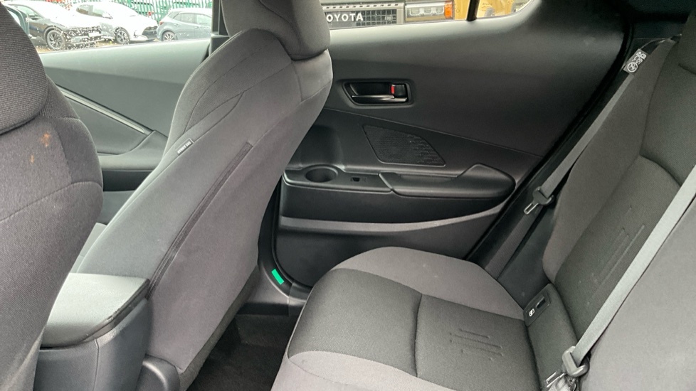 Toyota C-Hr Excel Hev Cvt Silver #15
