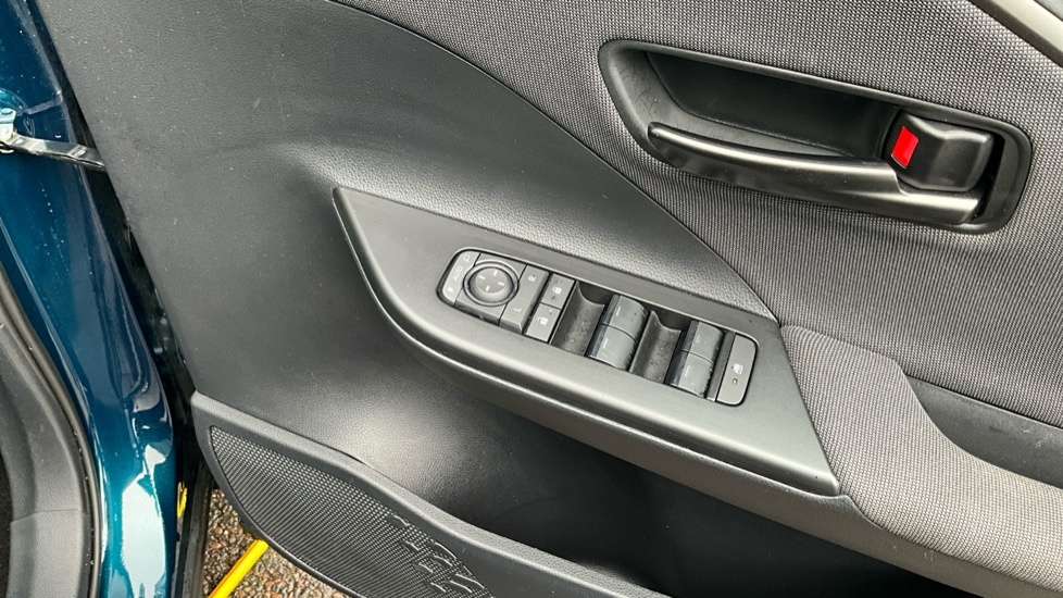 Toyota C-Hr Excel Hev Cvt Silver #29