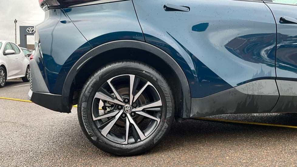 Toyota C-Hr Excel Hev Cvt Silver #25