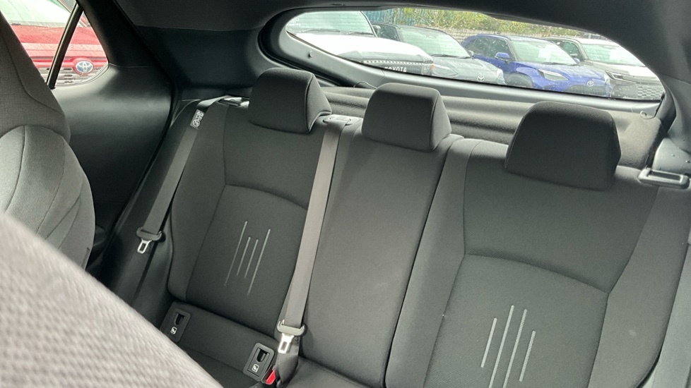 Toyota C-Hr Excel Hev Cvt Silver #37