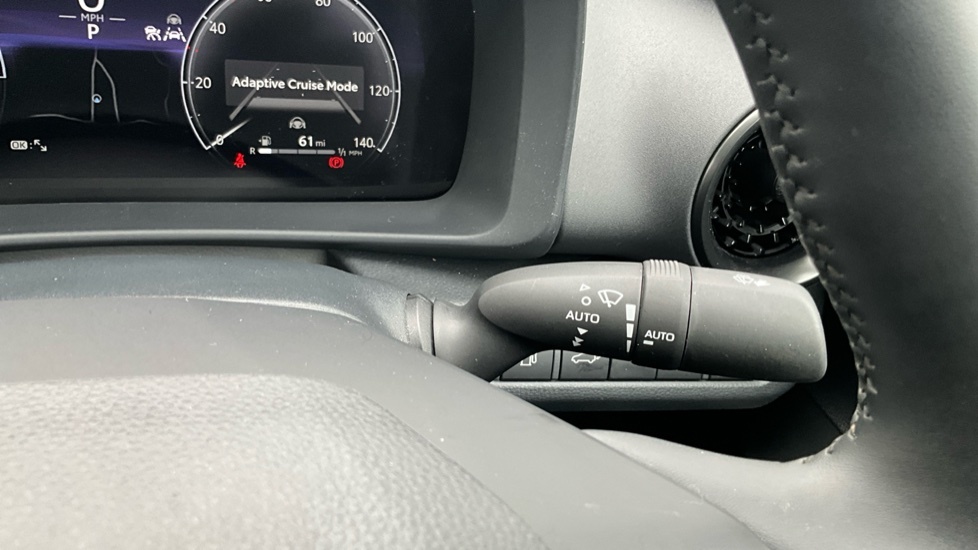 Toyota C-Hr Excel Hev Cvt Silver #32