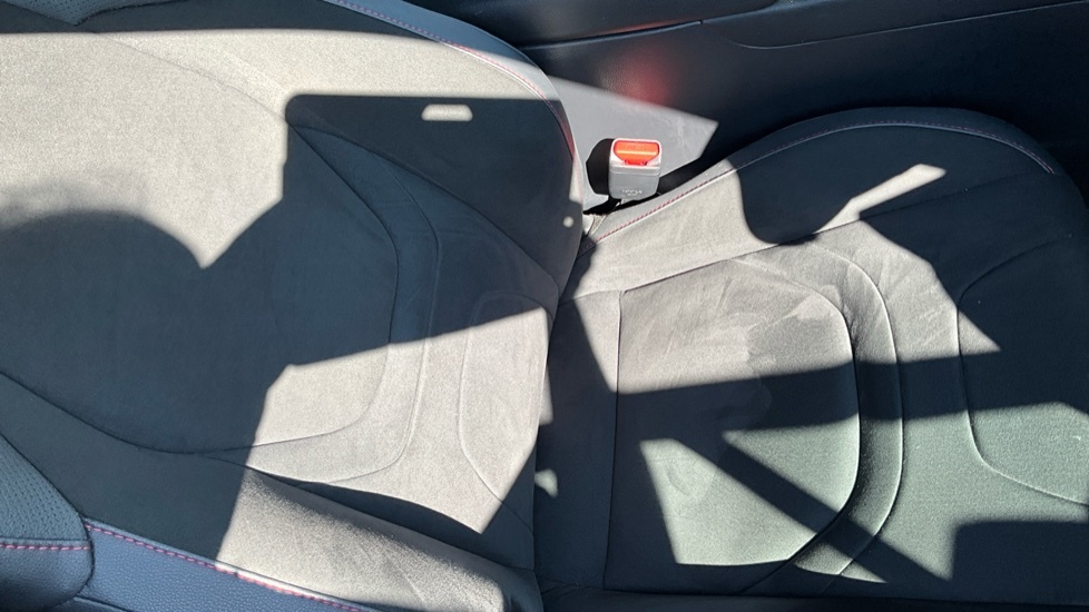 Toyota C-Hr Design White #17