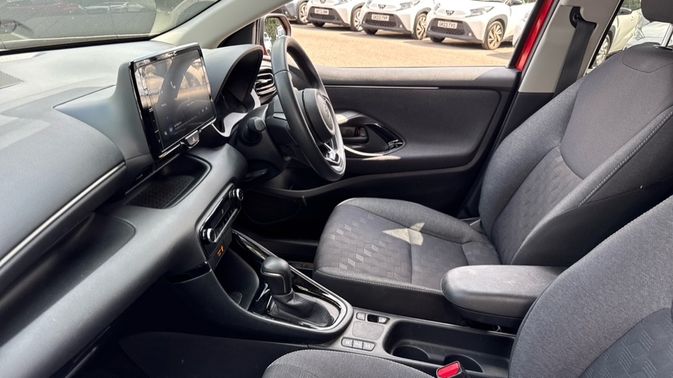Toyota Yaris 1.5 Vvt-h Design E-cvt Euro 6 Ss Red #5