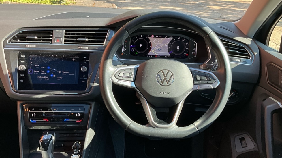 Volkswagen Tiguan Elegance Red #7