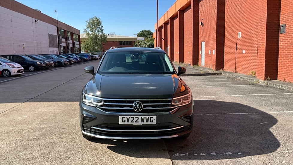 Volkswagen Tiguan Elegance Red #22