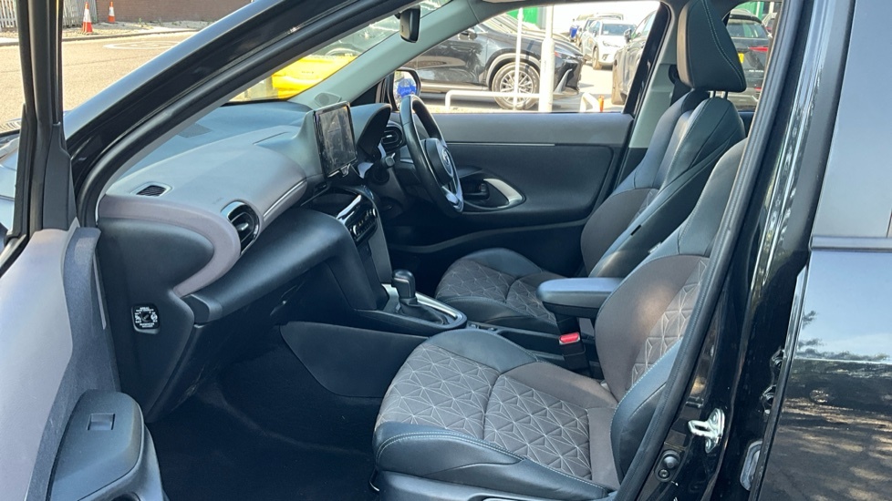 Toyota Yaris Cross 1.5 Vvt-h Excel E-cvt Euro 6 Ss Black #5