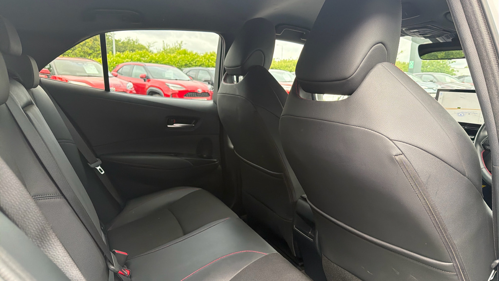 Toyota Corolla 1.8 Vvt-h Gr Sport Hatchback Red #8