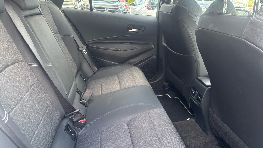 Toyota Corolla 1.8 Hybrid Icon Cv #8