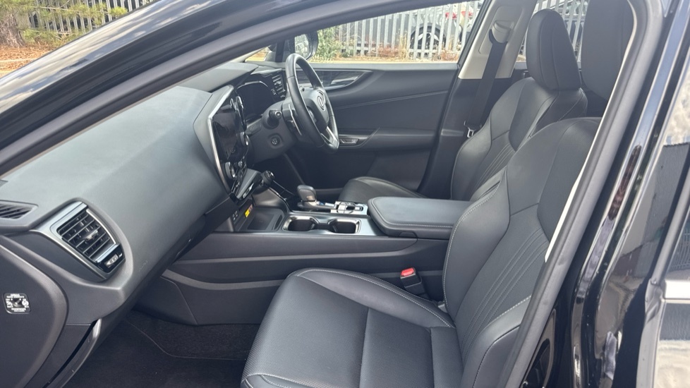 Lexus NX 2.5 450H 18.1Kwh Premium Suv Plug-in H Black #6