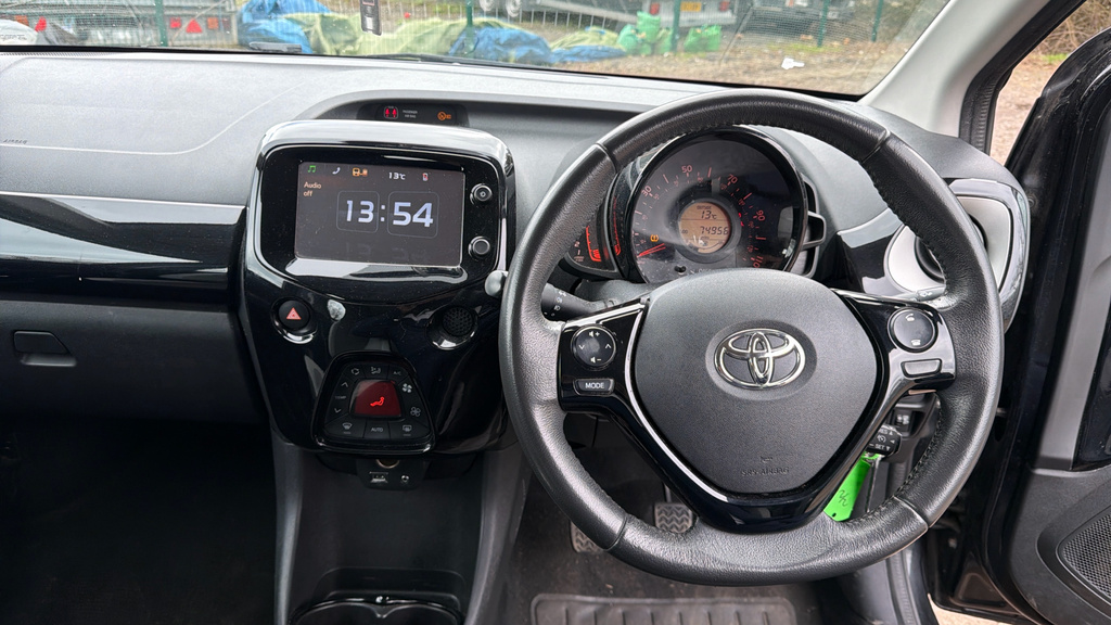 Toyota Aygo 1.0 Vvt-i X-clusiv Hatchback Eur Black #5