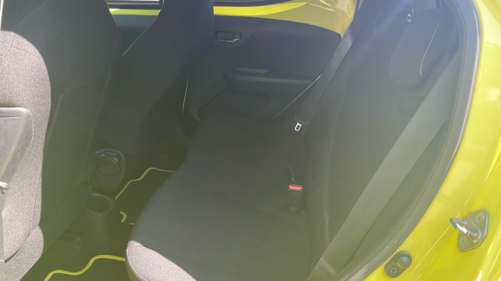 Toyota Aygo 1.0 Vvt-i X-pression Red #15